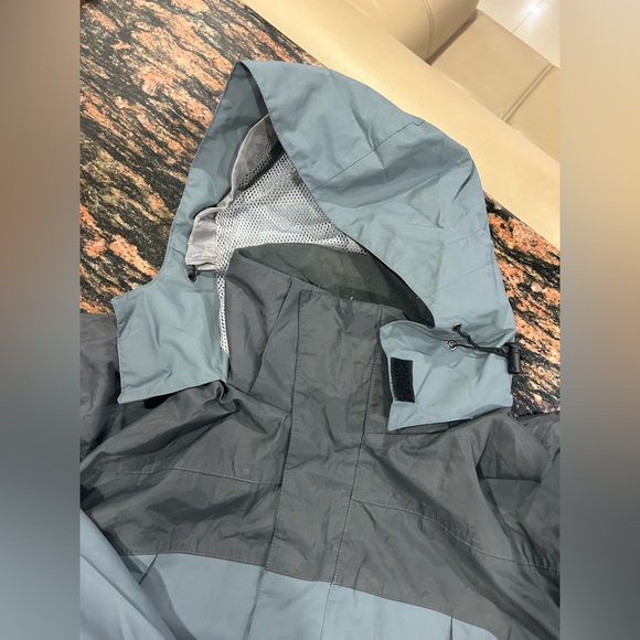 The Northface summit series Gore-tex Jacket. New. Size Large - Picture 10 of 16